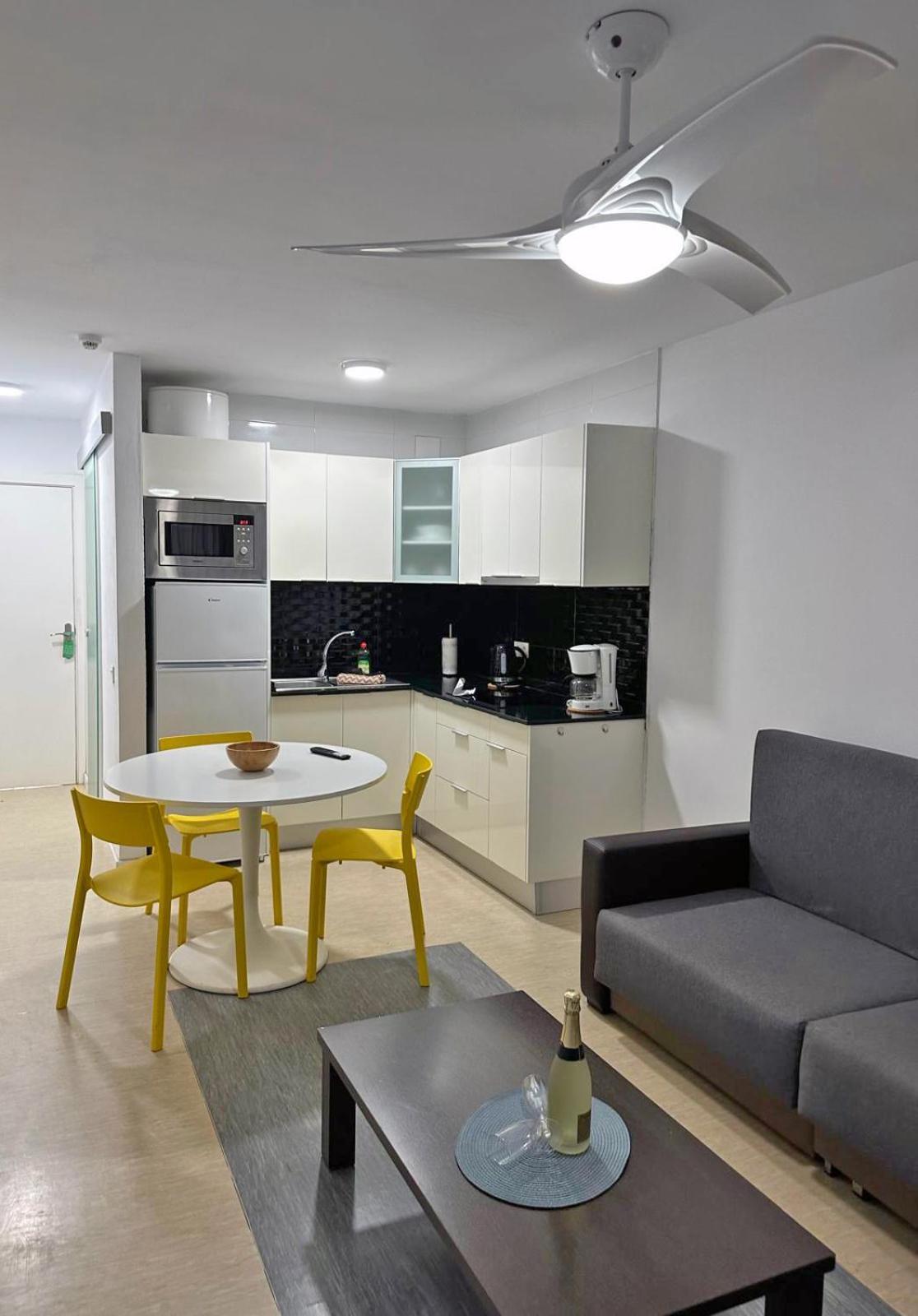 Apartamentos Portonovo Puerto Rico  Ngoại thất bức ảnh